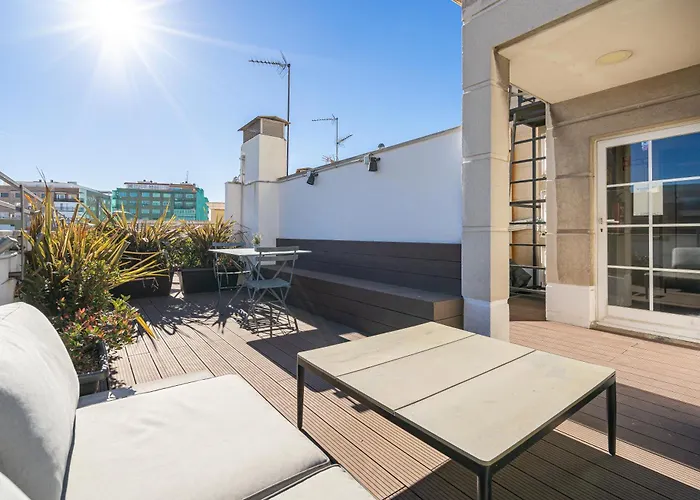 Feelathome Waldorf Suites s